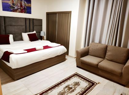 Golden Hotel