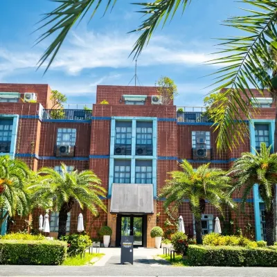 Hotel du musee Hotels near Beautiful coral museum