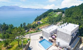 Yeosu Yegreena Pension