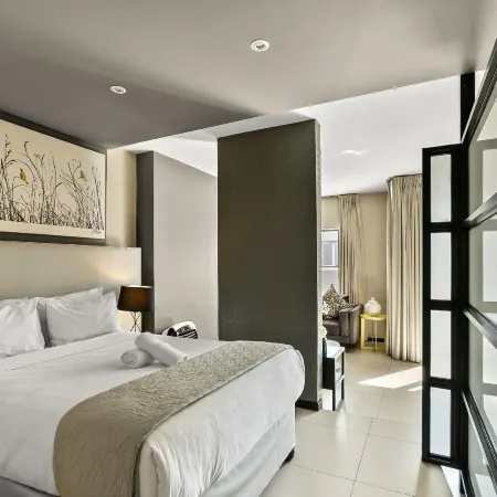 Easy Stay - the Vantage Rosebank Отели рядом с достопримечательностью «Роузбенк»