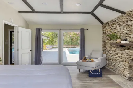 Amber Refresh by AvantStay Pool and Hot Tub