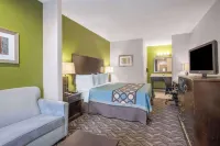 Super 8 by Wyndham Mansfield LA