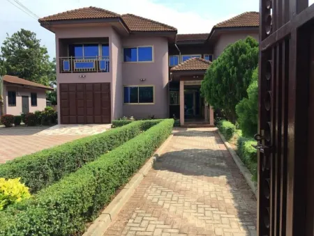 First Choice Guest House Отели рядом с достопримечательностью «Tema Cocoa Processing Company (CPC)»