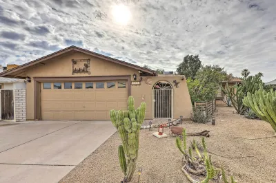 Poolside Oasis in Glendale w/ Desert Surroundings! Hotel in zona The Legend at Arrowhead