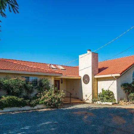 Working Vineyard & Private Pool: Villa in Plymouth