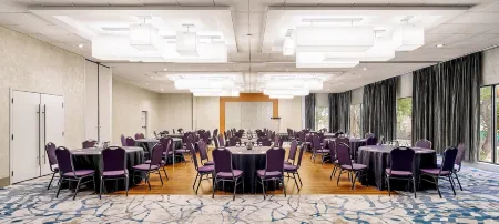 Matrix Hotel Отели рядом с достопримечательностью «Art Gallery of Alberta»