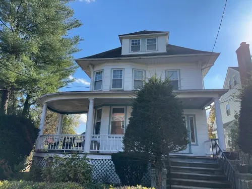 Charming suite with patio, heating, WiFi, free parking in welcoming New Rochelle