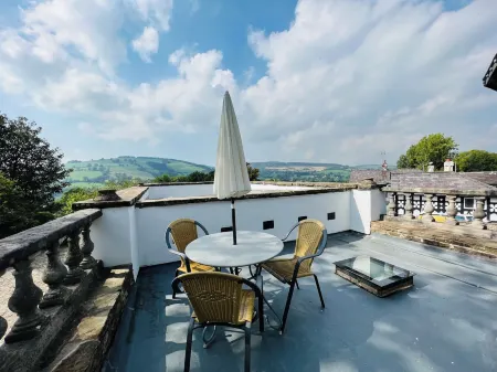 Pentre Cerrig Country House Отели в г. Гвернаффилд