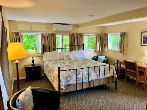 Mt Liberty Cabins and Motel Hotels in Lincoln