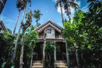 Yotaka@Pai Hotels near Phuket Swing