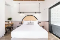 13 Keys Suites Hotels in Perigiali
