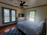 Beautiful Victorian-style home  - 15 min from beach