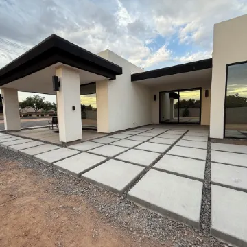 Luxurious King Suite in Gilbert. Private Entrance!