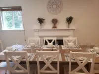 Amazing Escape - 3BD, 1BTH, Private Deck near DC Hotels in Annandale