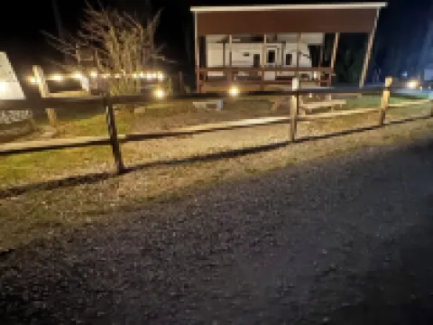 Cozy 2-bedroom RV in amazing Pipestem with AC, WiFi and Heat Smart TV Hotels in Bluestone River