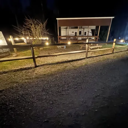 Cozy 2-bedroom RV in amazing Pipestem with AC, WiFi and Heat Smart TV