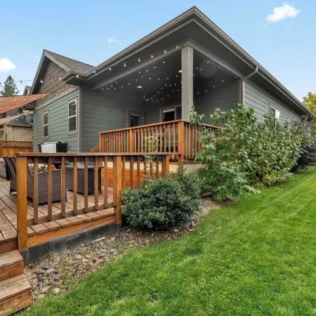 Hot-Tub, Pet-Friendly, 30 Min to Mt Bachelor!