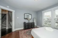 더 레스트풀 루스트, 핫 터브 있음 프랭클린 파크 컨서버토리 앤드 보태니컬 가든스 주변 호텔