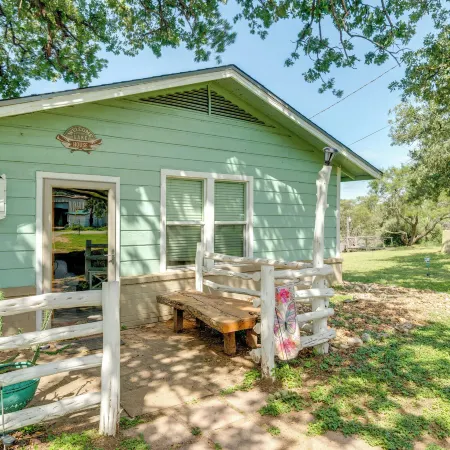 Pet-Friendly Lake Buchanan Retreat w/ Fire Pit!