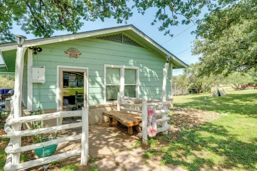Pet-Friendly Lake Buchanan Retreat w/ Fire Pit! - Pet friendly