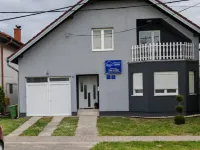 Apartmani Tea i Toni Hotels near Obnova d.o.o.