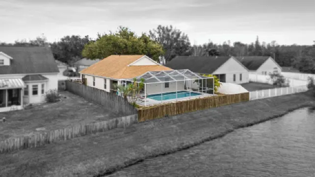 Escape to Florida Luxury – Lake View Pool Home in Lutz!