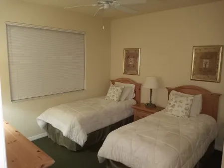 Naples, FL.  Lely Resort Gorgeous 2 bed, plus den sleeps 6. Free Golf till 10/15