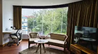 Emerald Hotel Hotel di Aizawl