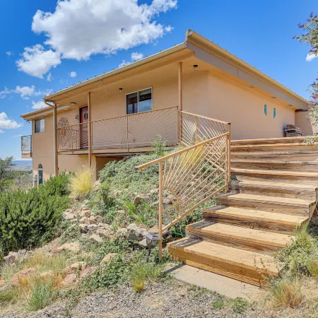 Panoramic Vistas and Spacious: Silver City Escape