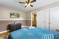 Game Room and Fenced Yard with Waffle Bar Delight - Modern Oasis Hotel a Brookfield