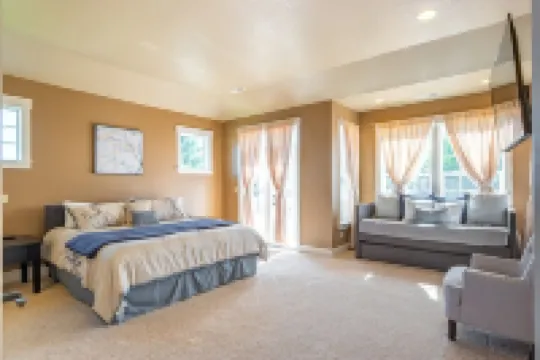 Brookwood Manor (5 Bedroom, 14 Guests)