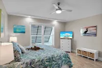 Pet Friendly 2Br/2BA Steps from the Water’s Edge with Unparalleled Sunrises
