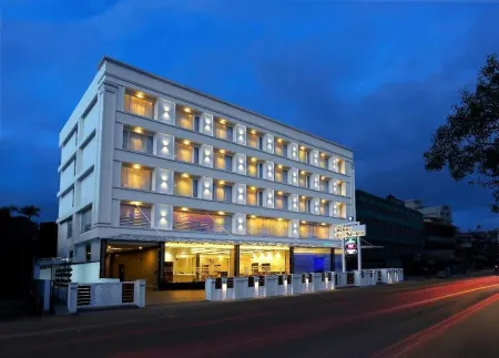 Renai Sreekrishna Отели рядом с достопримечательностью «Guruvayur temple pond»