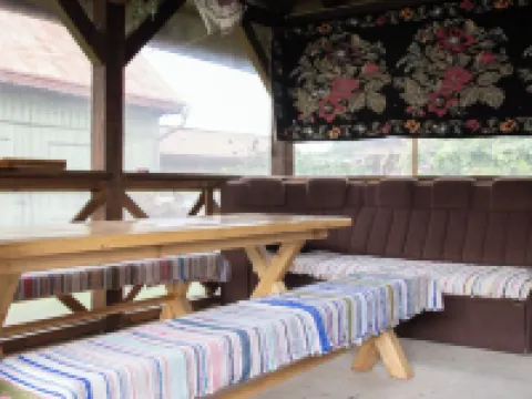 Casuta bunicilor ,Spacious 3-bedroom house in beautiful Bucovina, Volovăț,WiFi Hotels in Comuna Volovat