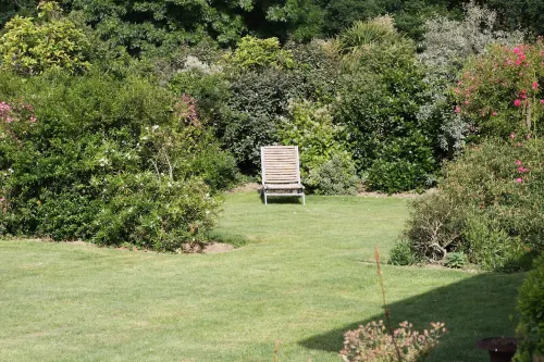 House with enclosed garden, close to the beach, ideal for a relaxing holiday Hotels in Sarzeau