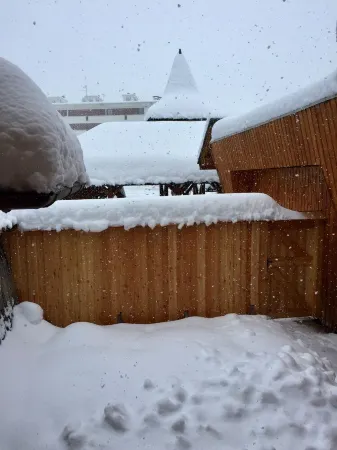 T4 grd standing Pra Loup 1600 private park 50m tracks / tourist office