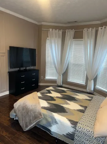 Quiet bedroom in McDonough