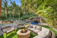 Gorgeous 5 bedroom Tropical Home with Costa Rica Backyard