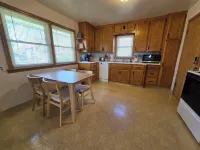 Comfy 2-Bedroom Apartment Near Downtown