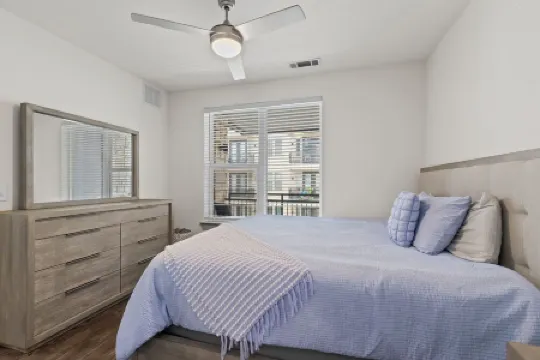 Modern 1-Bed, 1 Bath Apartment w/ King Bed, WiFi, 24-Hour Gym & Reserved Parking