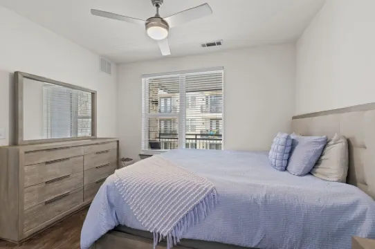 Modern 1-Bed, 1 Bath Apartment w/ King Bed, WiFi, 24-Hour Gym & Reserved Parking