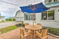 Sebago Lake Cottage w/ Patio + Beach Access! - 3-Star