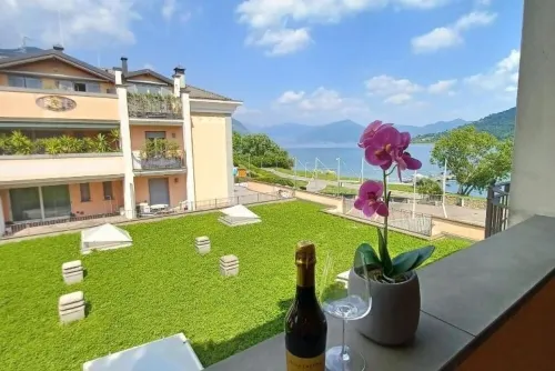 PROMENADE Luxury View Hotels in Sarnico