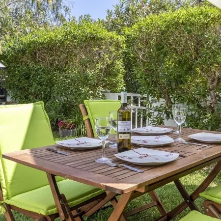 Apt. Franca, near the beach. 300 m, Pool, Wifi, A/C Terrasse and private garden