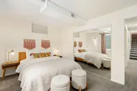 The Foundry Escape - Hot Tub, Bikes & Game Room Hotels in Loveland
