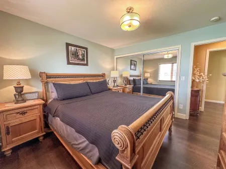 Spacious/Clean 4 Bedroom 2 Bathroom Home away from Home. Отели в г. Мандан