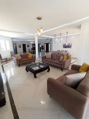 Atypical Villa la reine with swimming pool 5 minutes from the beach! Hotels in Ghizen