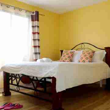 Cozy Apartment in a Quiet safe Estate Rooms