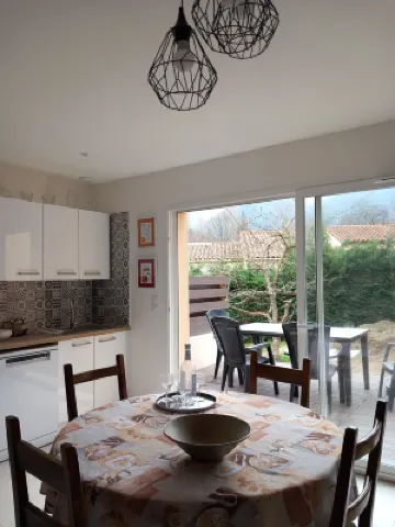 "Bruyère du Canigou", a new single-storey house, 60 m² facing the Canigou mountains 韋爾內萊班酒店