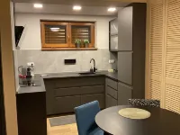 Moderní a útulný apartmán, kompletně vybavený, u lesa, pro 2 osoby s parkováním Hotels in Prague-East District